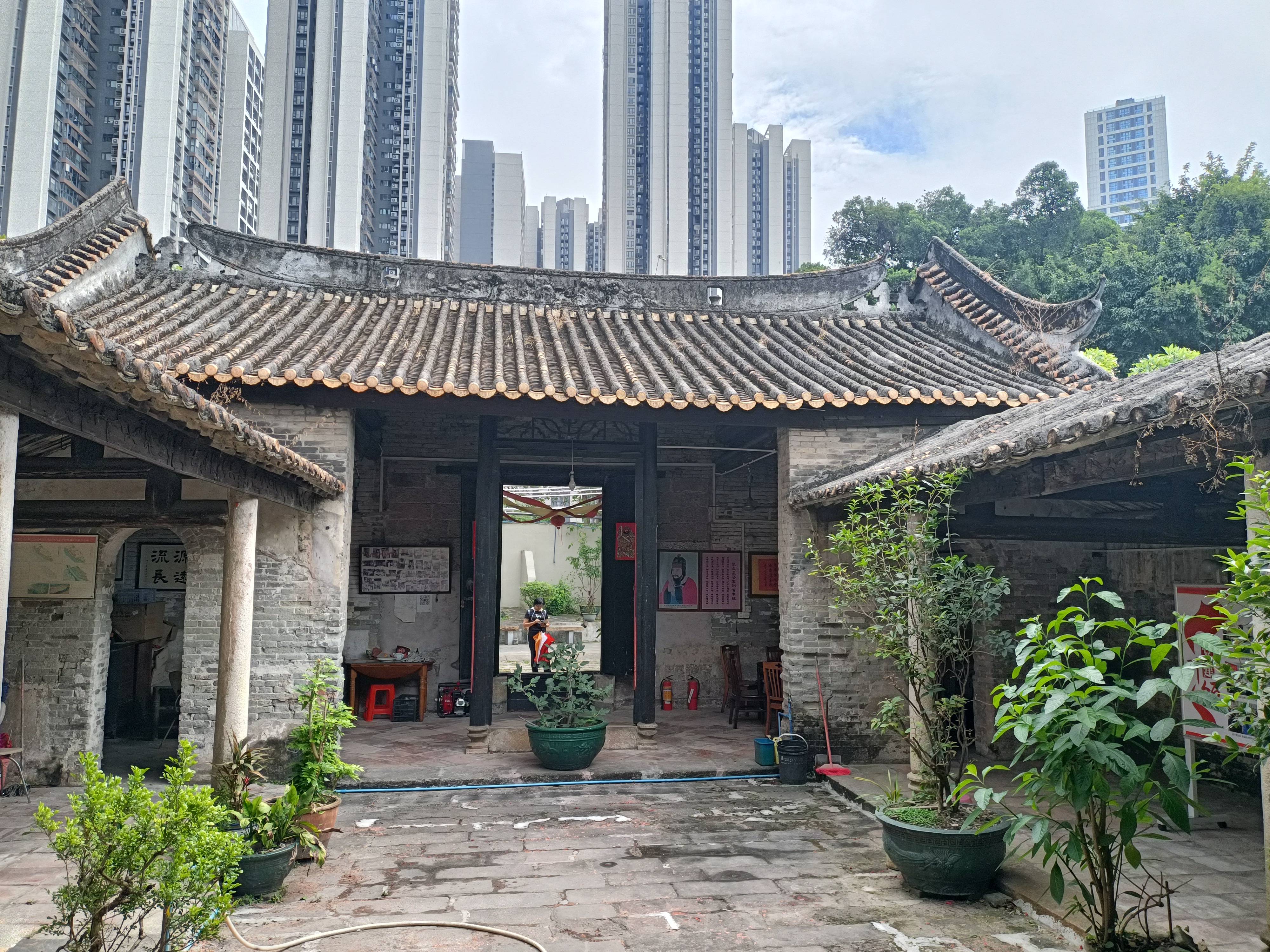 走进棣园村范氏宗祠